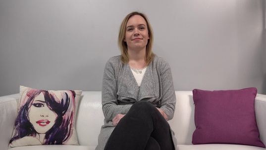 1. Download full pics of Pavla (20) from czechcasting.com