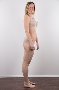 6. Download full pics of Pavla (20) from czechcasting.com