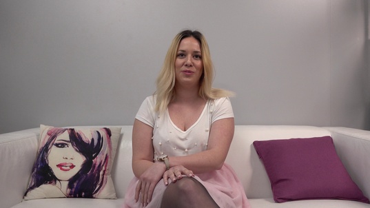 1. Download full pics of Veronika (26) from czechcasting.com