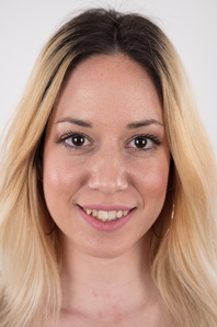 1. Download full pics of Veronika (26) from czechcasting.com