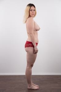 9. Download full pics of Veronika (26) from czechcasting.com