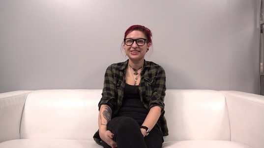 1. Download full pics of Petra (28) from czechcasting.com