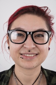 1. Download full pics of Petra (28) from czechcasting.com