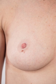 8. Download full pics of Eva (38) from czechcasting.com