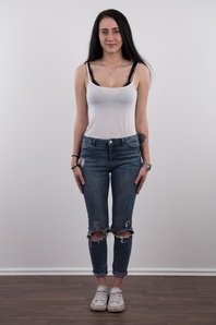 2. Download full pics of Tereza (19) from czechcasting.com