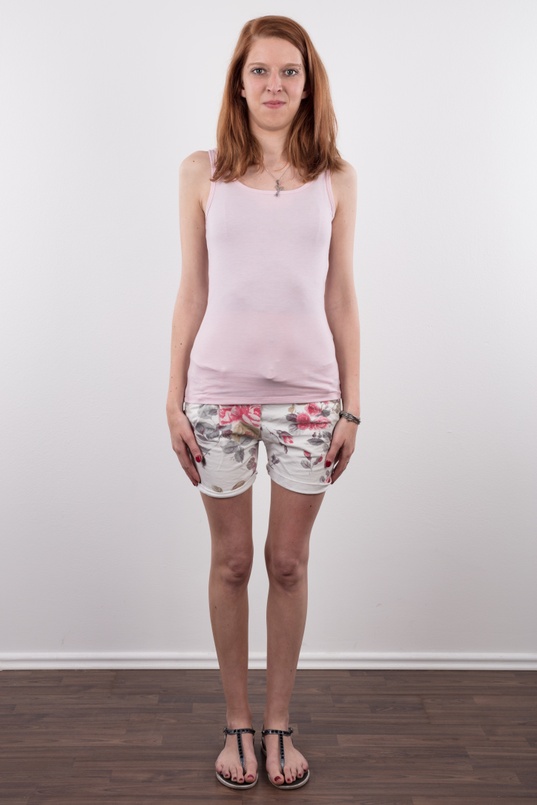 2. Download full pics of Vendula (25) from czechcasting.com