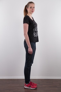 3. Download full pics of Tereza (22) from czechcasting.com