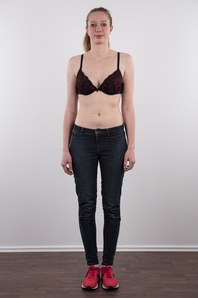 5. Download full pics of Tereza (22) from czechcasting.com