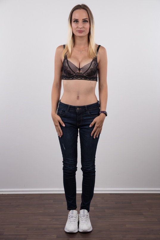 4. Download full pics of Natalie (18) & Vaclav from czechcasting.com