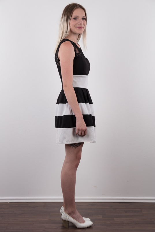 3. Download full pics of Lucie (18) from czechcasting.com