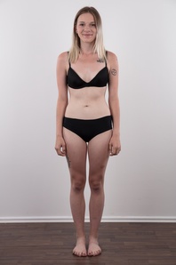 5. Download full pics of Lucie (18) from czechcasting.com