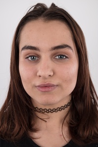 1. Download full pics of Marie (18) from czechcasting.com