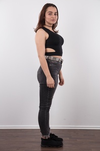 3. Download full pics of Marie (18) from czechcasting.com