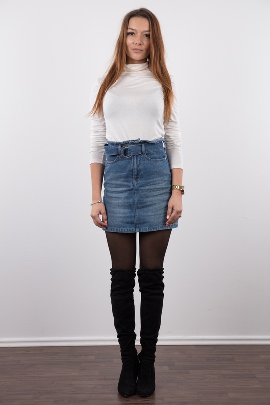 2. Download full pics of Aneta (19) & Zdenek from czechcasting.com