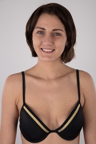 5. Download full pics of Zaneta (21) from czechcasting.com