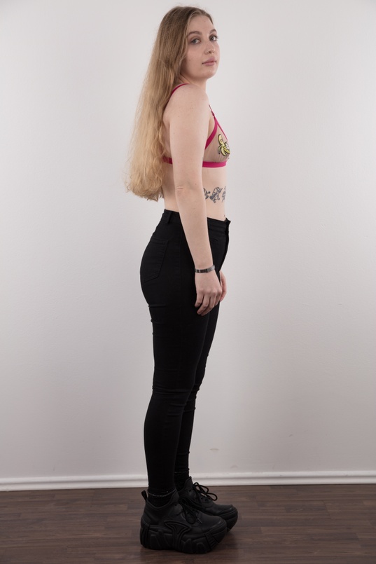 4. Download full pics of Margarita (24) from czechcasting.com