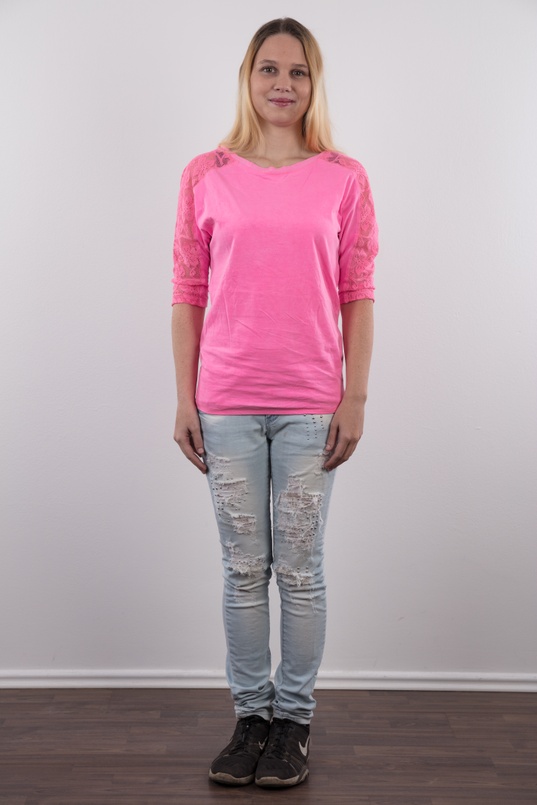 2. Download full pics of Klara (22) from czechcasting.com