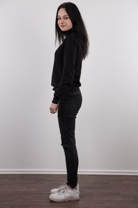 4. Download full pics of Sona (18) from czechcasting.com