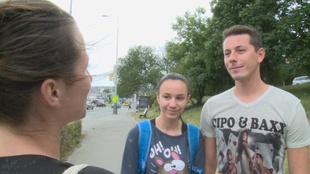 2. Download full pics of Naive schoolgirl in the park from czechcouples.com