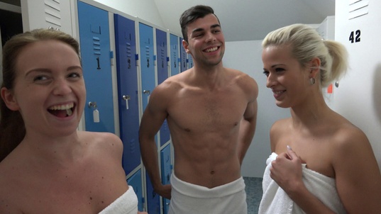 3. Download full pics of Anal with a stunning model from czechcouples.com