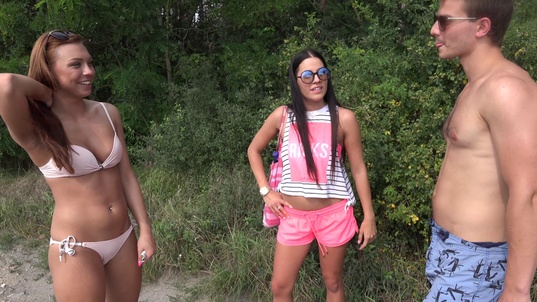 2. Download full pics of Beauty fucks in public from czechcouples.com