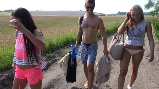 12. Download full pics of Beauty fucks in public from czechcouples.com