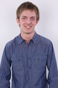 1. Download full pics of Mirek (26) from czechgaycasting.com