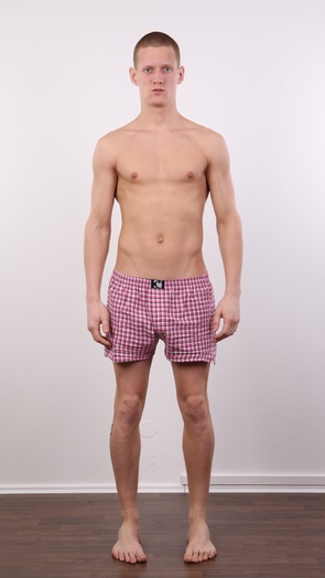 5. Download full pics of Tomas (22) from czechgaycasting.com