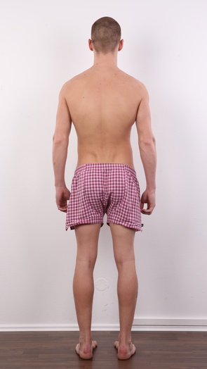 7. Download full pics of Tomas (22) from czechgaycasting.com