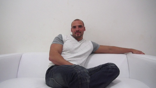 1. Download full pics of Erik (25) from czechgaycasting.com
