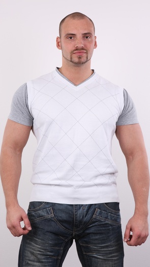 1. Download full pics of Erik (25) from czechgaycasting.com