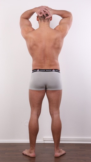 8. Download full pics of Erik (25) from czechgaycasting.com