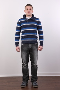 2. Download full pics of Miroslav (30) from czechgaycasting.com