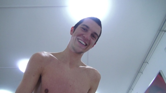 3. Download full pics of David (21) from czechgaycasting.com