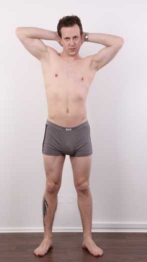 5. Download full pics of Jirka (34) from czechgaycasting.com