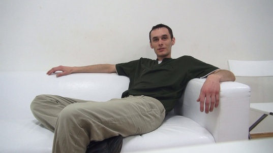 1. Download full pics of Lukas (24) from czechgaycasting.com