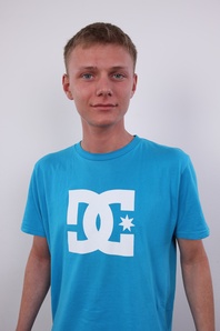 1. Download full pics of Tomas (20) from czechgaycasting.com