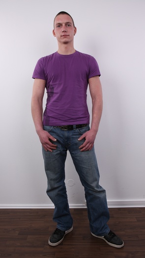 2. Download full pics of Honza (23) from czechgaycasting.com