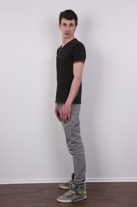 2. Download full pics of Marek (20) from czechgaycasting.com