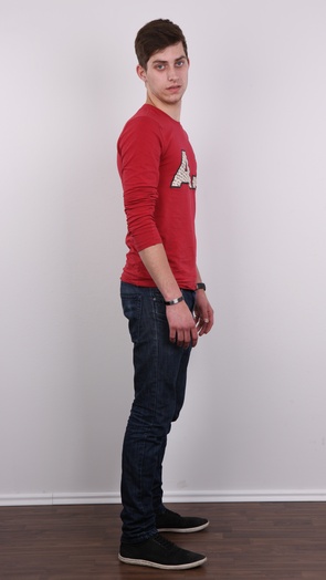 3. Download full pics of Josef (19) from czechgaycasting.com