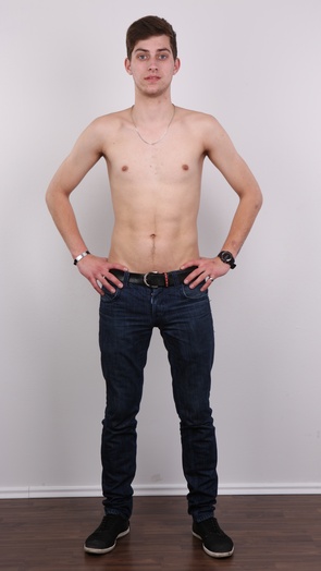 7. Download full pics of Josef (19) from czechgaycasting.com