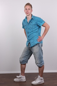 3. Download full pics of David (20) from czechgaycasting.com