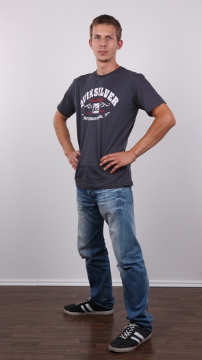 2. Download full pics of Michal (24) from czechgaycasting.com