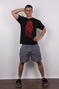 2. Download full pics of Simon (22) from czechgaycasting.com