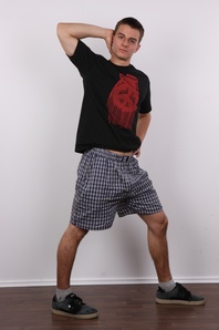 5. Download full pics of Simon (22) from czechgaycasting.com