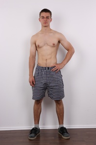 7. Download full pics of Simon (22) from czechgaycasting.com