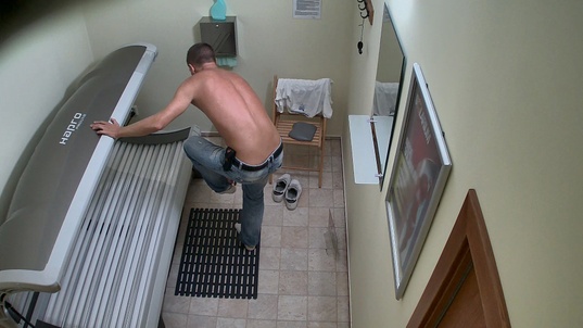 2. Download full pics of Skinny Hung Twink’s Secret Tanning Booth Show from czechgaysolarium.com