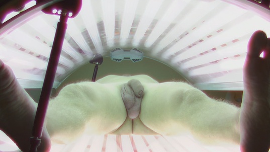 4. Download full pics of Skinny Hung Twink’s Secret Tanning Booth Show from czechgaysolarium.com