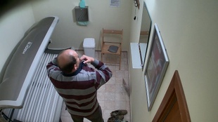 1. Download full pics of Beefy Daddy Shows Off in Solarium from czechgaysolarium.com