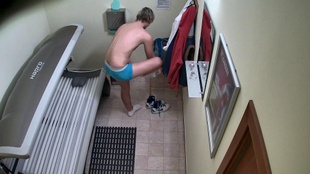 2. Download full pics of Le spectacle sensationnel de Cheeky Twink from czechgaysolarium.com